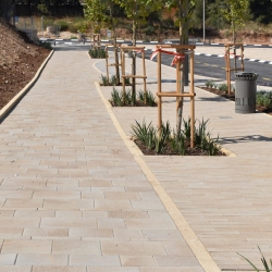  אבן  הרובע ואריחי טוסקנה בגימור אומבריאנו