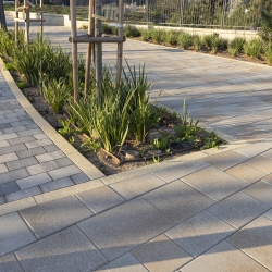 ריצוף מסדרת  אומבריאנו, פרייג קניג  ירושלים , שלמה אהרונסון אדריכלים 