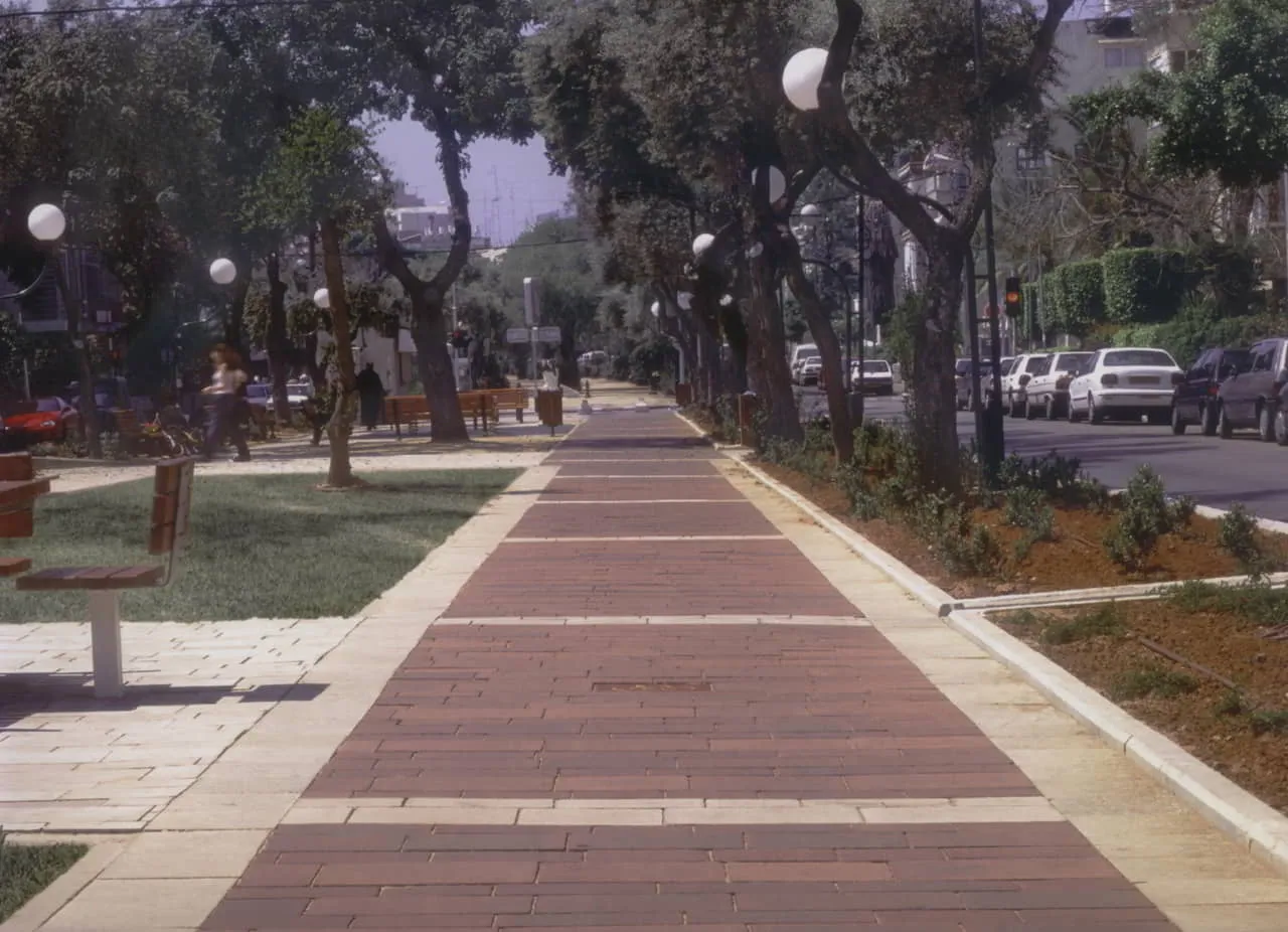 שדרות בן גוריון, תל אביב | ריצוף דגם לידו, כורכרי