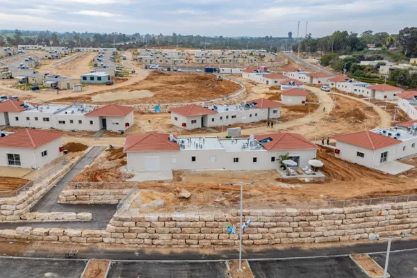 וילות אקרשטיין בבניה מתועשת | קיבוץ רוחמה